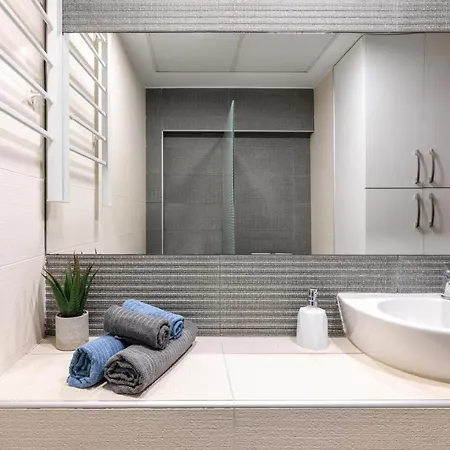 Aristotle Spot, View By Binobi!