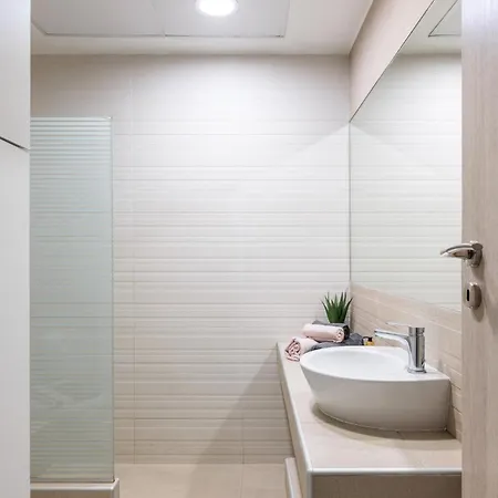 Aristotle Spot, View By Binobi! *