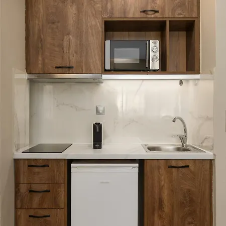 Aristotle Spot, View By Binobi! アパート